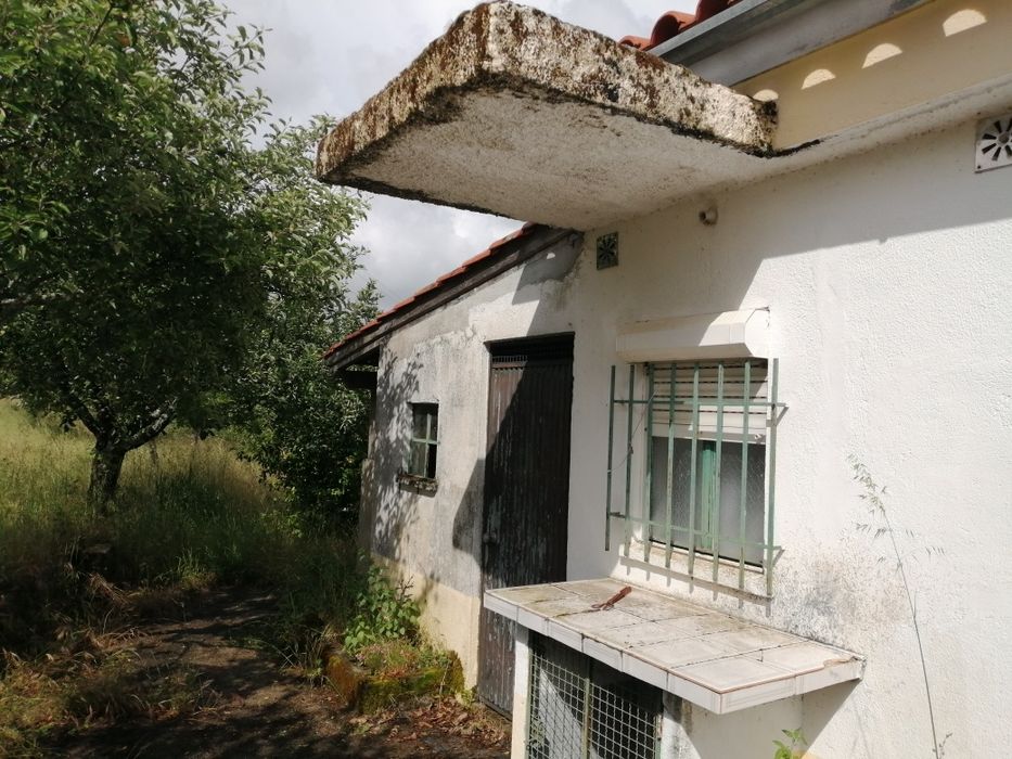 Casa 1200m² terreno Urbano anexos Galizes Oliv Hospital