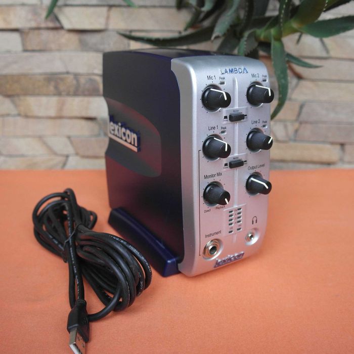 Внешняя USB звуковая карта LEXICON LAMBDA