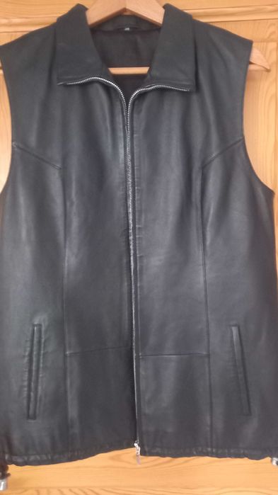 czarna skórzana kamizelka