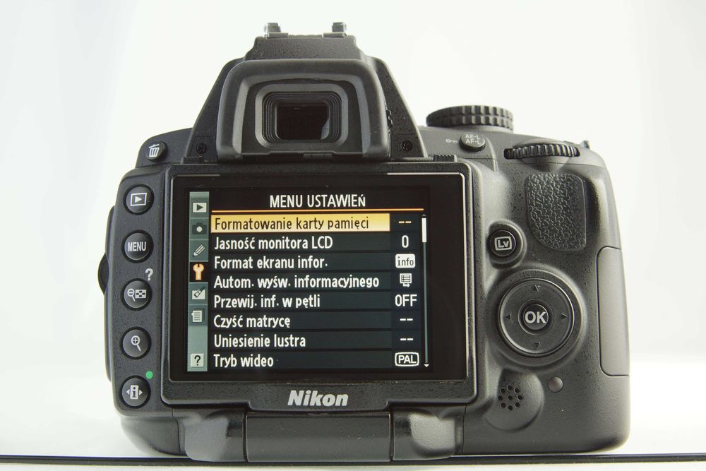 Aparat NIKON D5000 12.3Mpx Body 8.927 zdjęć BOX + 16GB # Gwarancja FV