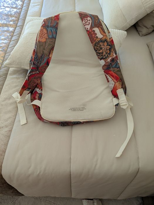 Vendo Mochila adidas usada