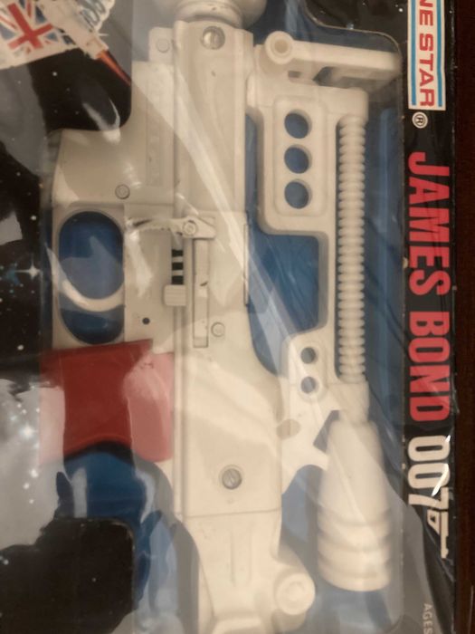 James Bond 007 - Moonraker - Space Gun - ainda na caixa