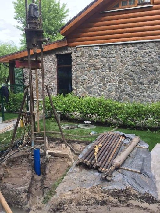 Буріння свердловин/Бурение скважин Бабинци Монтаж скважин Насосы