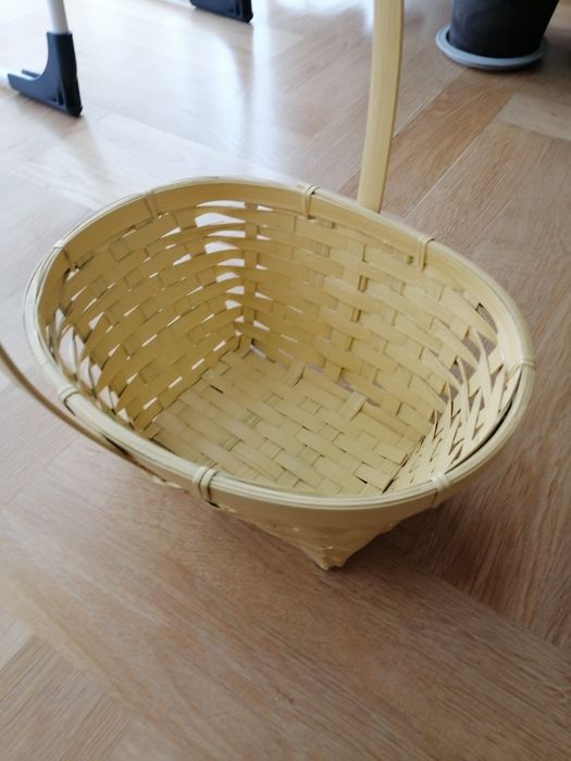 Kosz wiklinowy wielkanocny duże w komplecie z serwetą