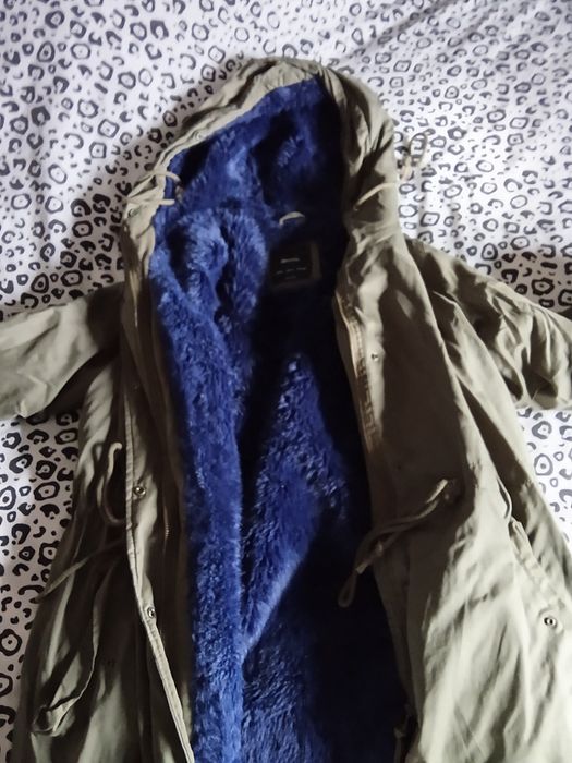 Vendo casaco quente com pêlo estilo militar Bershka