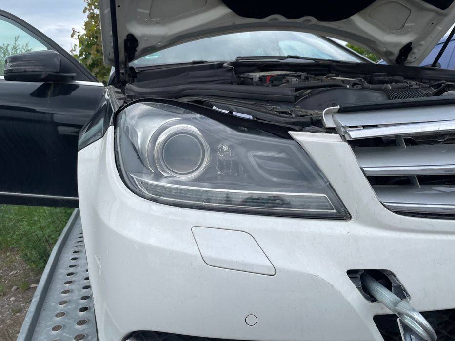 Фари Mercedes w204.