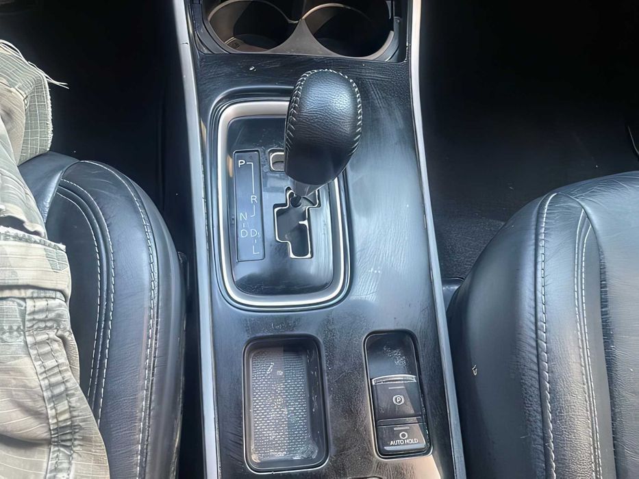 Mitsubishi Outlander      2020