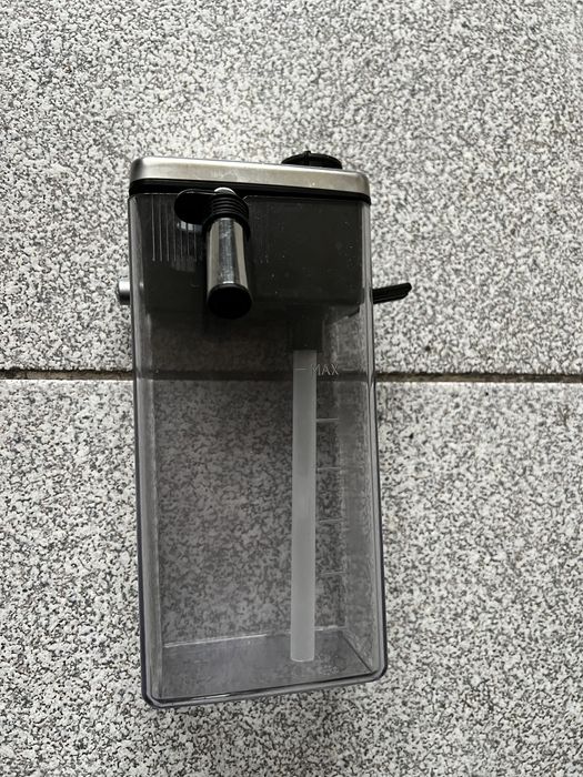 Капучинатор,молочник (контейнер для молока) для кофемашин De'Longhi.