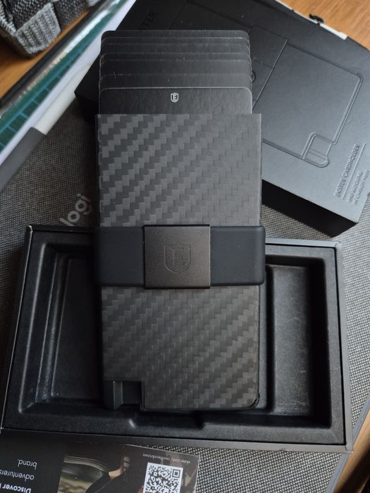 Ekster Cardholder Pro - Carbon Fiber