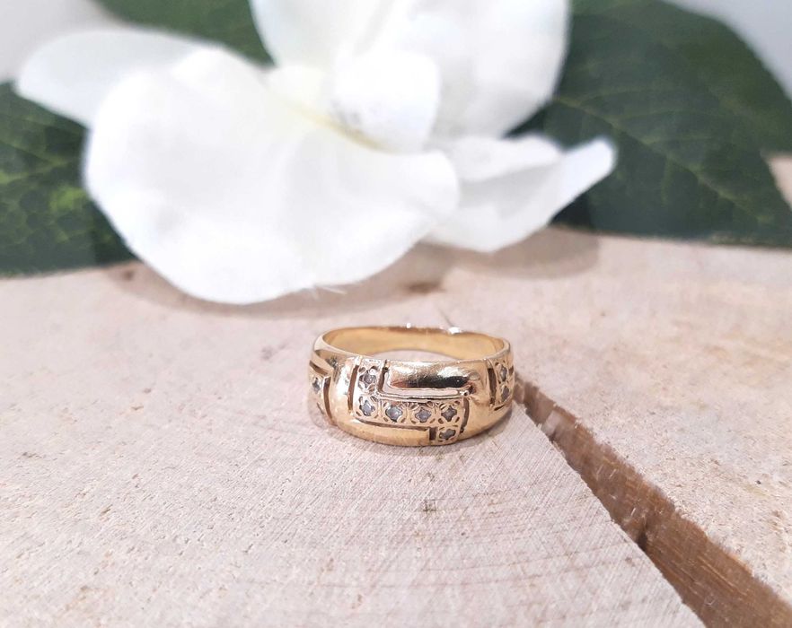 Złoty pierścionek p.585/3,74g