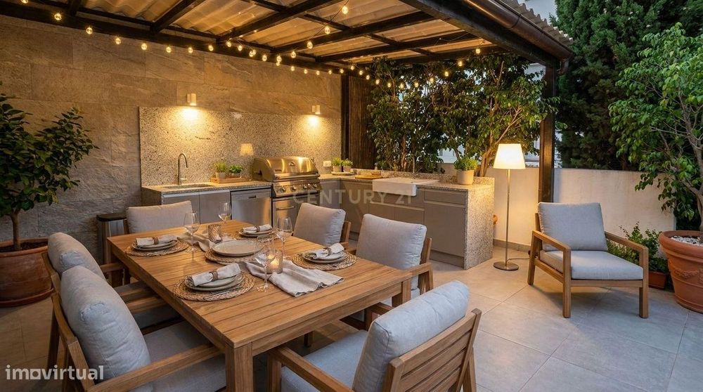 Exclusive 19th-Century Villa with Indoor Pool in Parede, Cascais