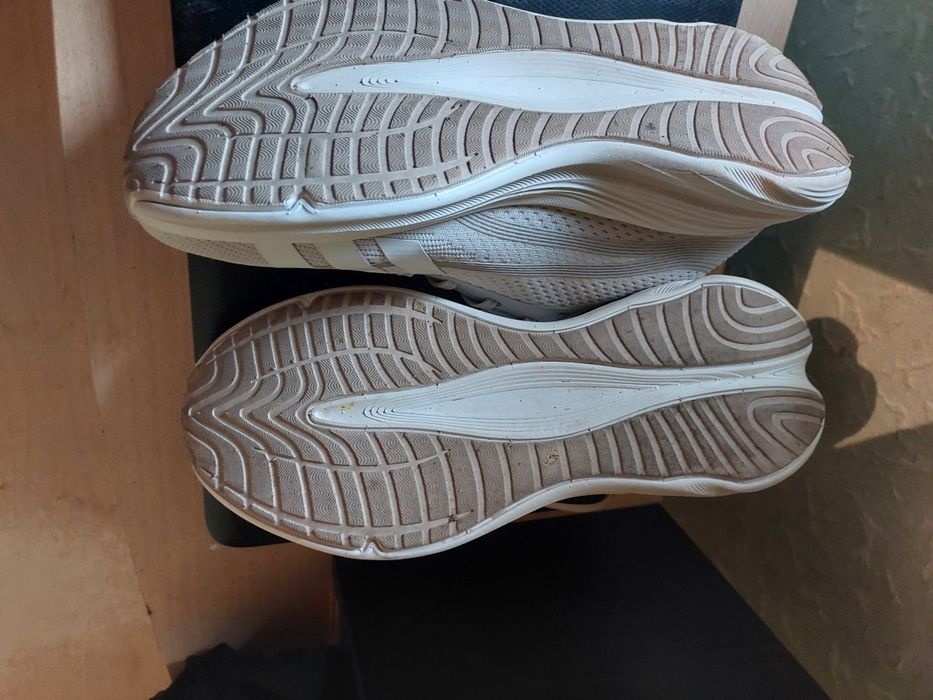 Кроссовки Adidas