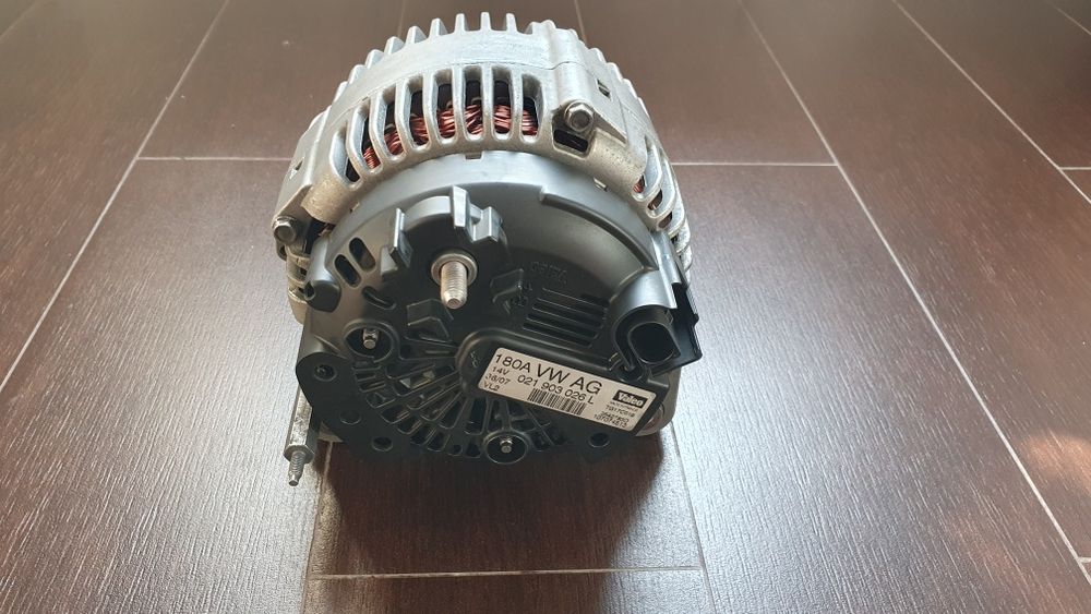 Iluminador VALEO 180A Para VW Passat 362 3c2 1.9 2.5 Crafter 0121715003
