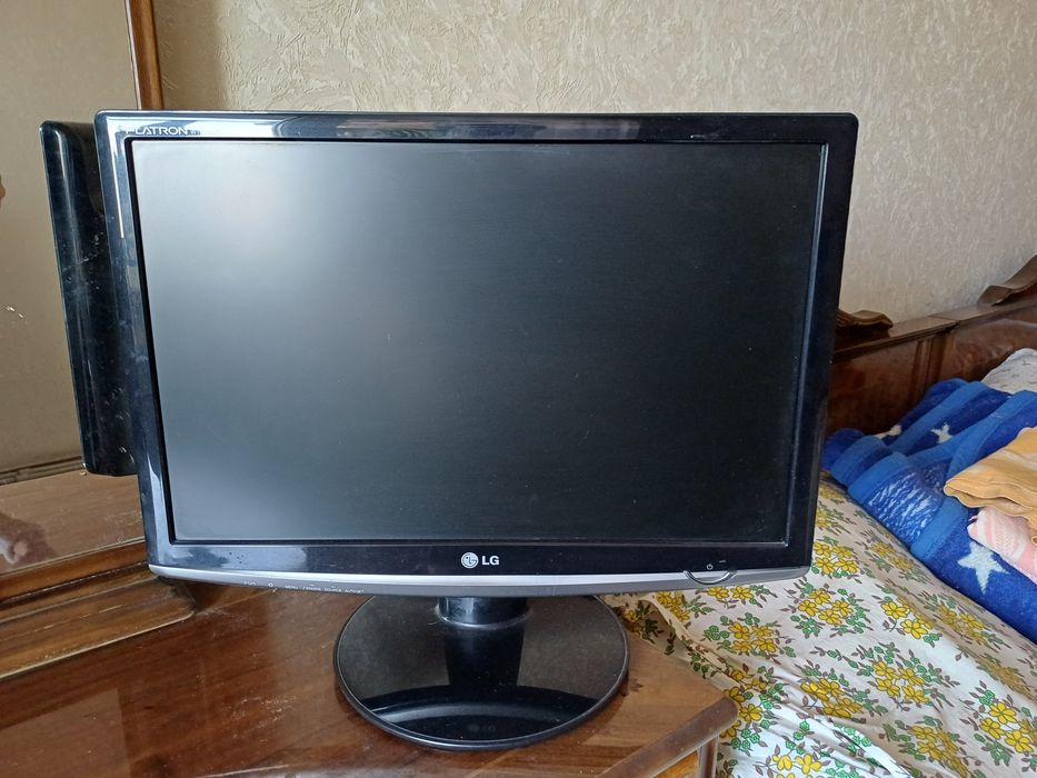 Продам компьютерный монитор Флетрон.