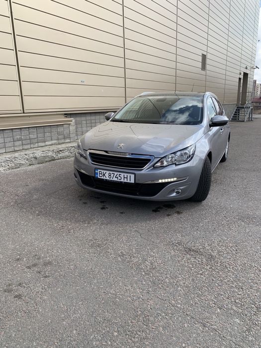 Peugeot 308 2015 року