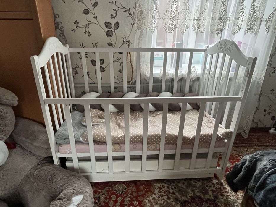 Продаємо дитячу кооватку