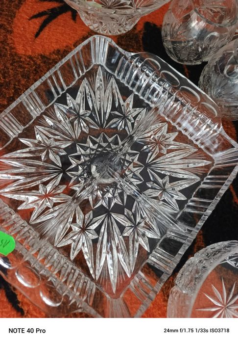 Kryształy idealne z PRL