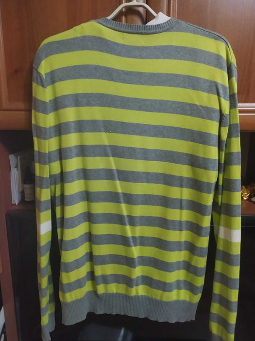 Чоловічий реглан  салатово-сірого кольору в полоску