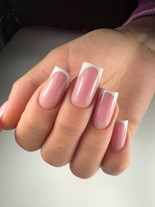 Манікюр та педикюр