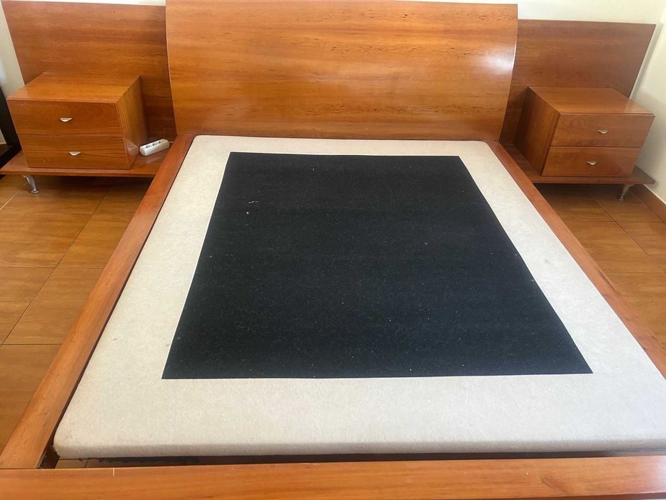 Cama de Casal em Castanho como NOVA
