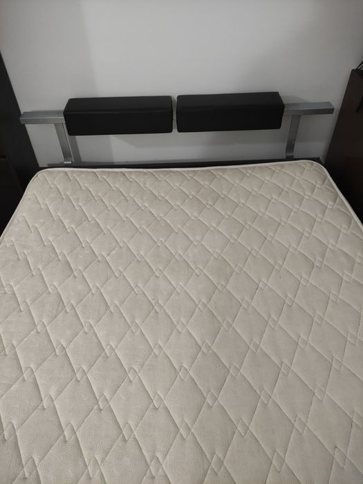 Cama de Casal com Colchão