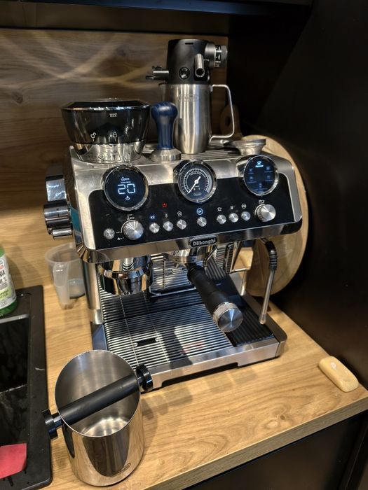 Ekspres kolbowy delongi la specjalista maestro ec9665.m