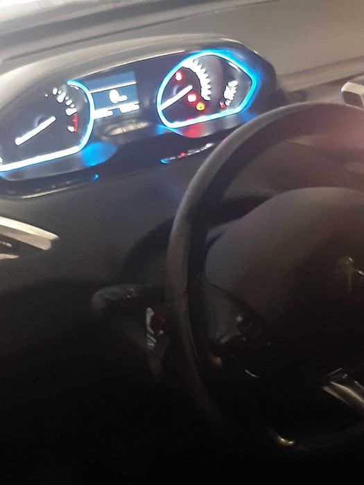 Peugeot 2008 Allure, 2018, com todos os extras