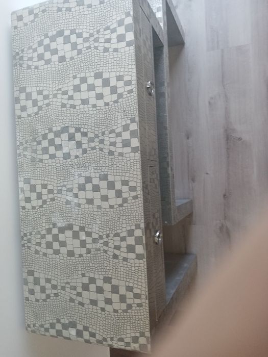 movel prateado . med. 71x89x83,50cm.