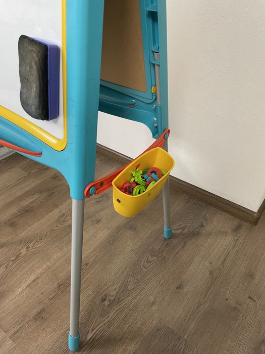 Двухсторонний мольберт Smoby Toys Буквы и цифры на металлических ножка