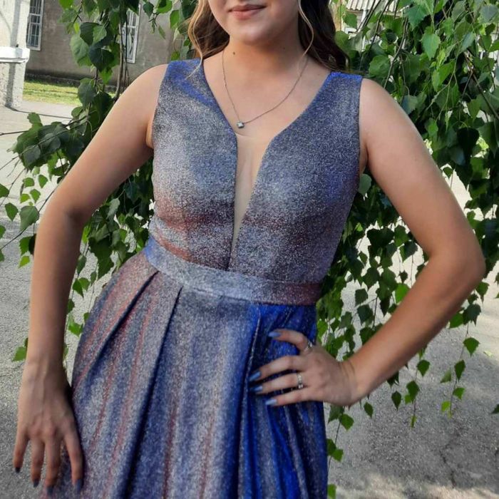 Шикарна випускна сукня