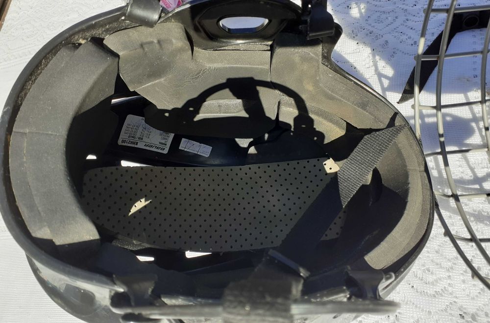 Захисний шолом BAUER