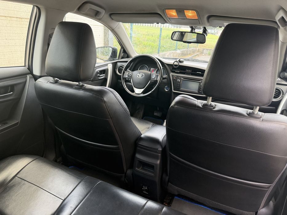 Toyota Auris Touring Sports  1.8 Hibrid  Executive c/ GARANTIA