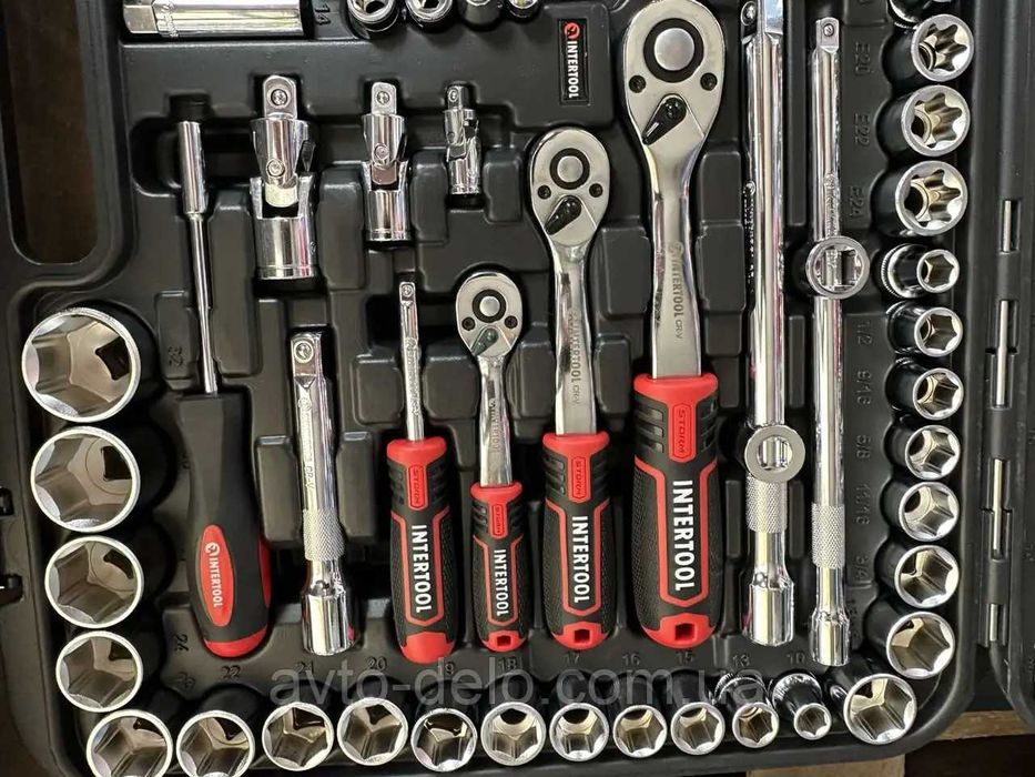 Набір інструментів INTERTOOL Storm 233 предмети ET-8233 CrV у кейсі