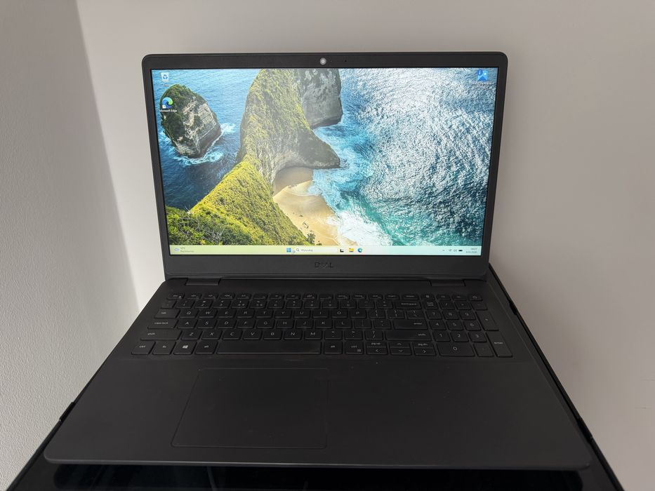 Laptop Dell Vostro 3501 i3-1005G1 10gen 8GB RAM 512GB SSD Win 11 Pro i