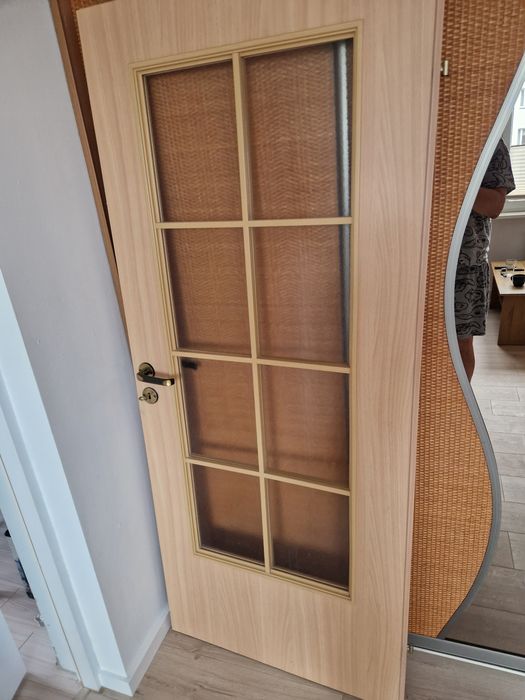 Drzwi wewnętrzne, z szybą, 3 pary, niezniszczone, jasny brąz