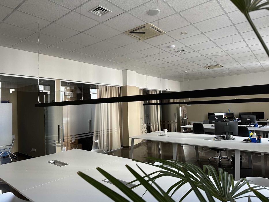 Оренда Офісу 700 м2, в БЦ Геліос, метро Берестейська, генератор