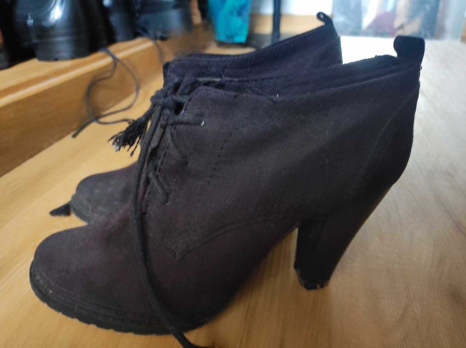 Botins pretos tamanho 38