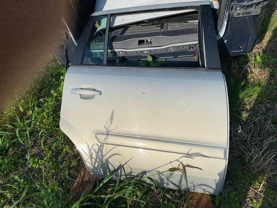 Drzwi Opel Zafira B kolor z167