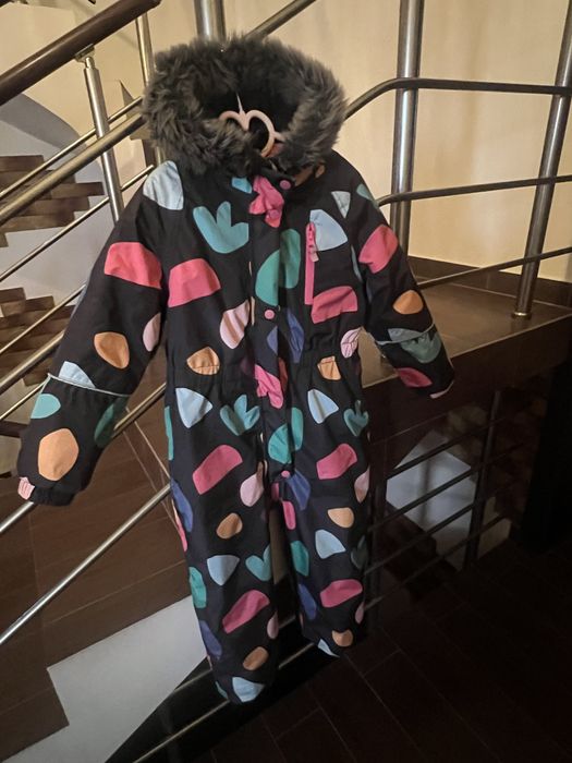 Комбінезон зимовий  на дівчинку Next  5 років.