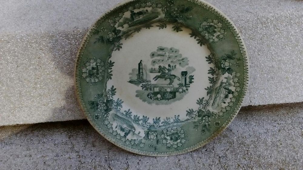 Louça antiga Sacavem e Massarelos em bom estado