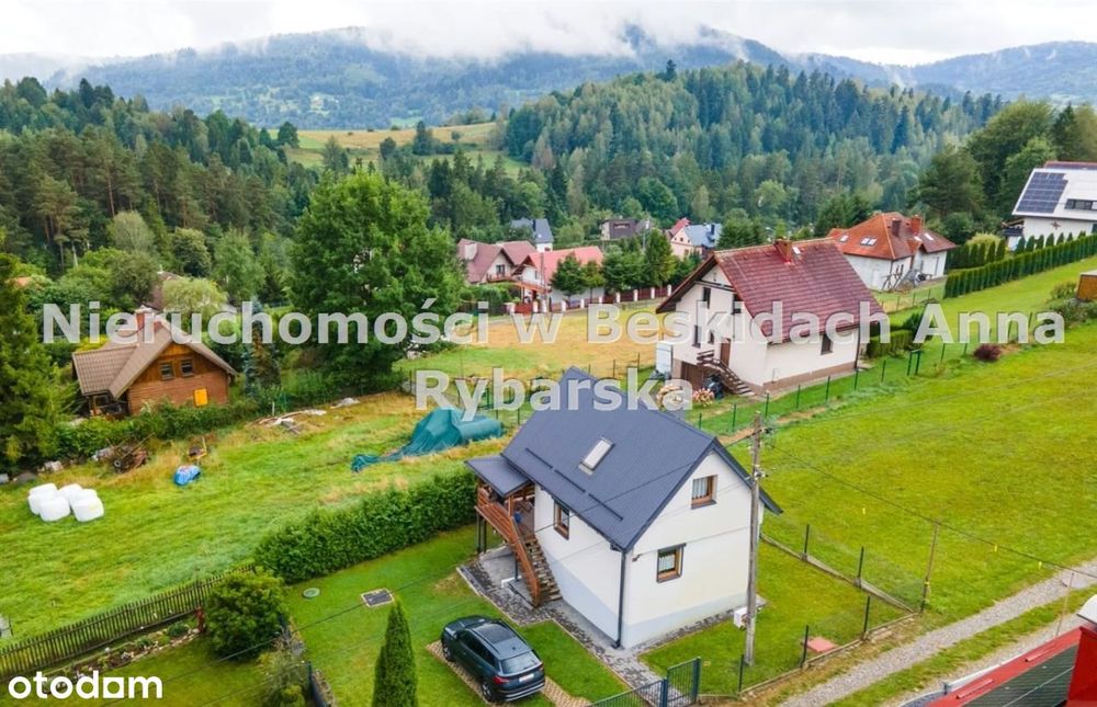 " Cudny domek " w Beskidach .