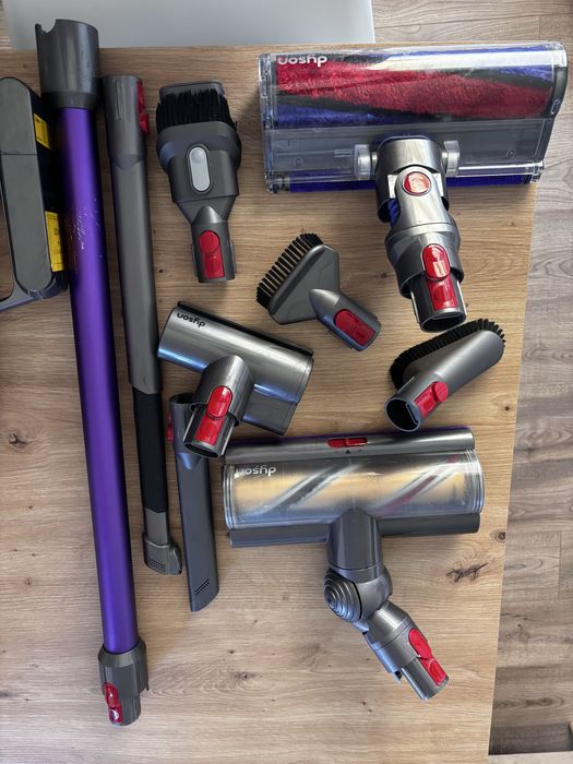 Dyson V11 Absolute Extra / SV14 – kompletny zestaw