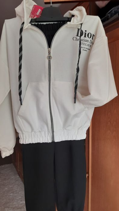 Костюми для дівчинки від 140 до 152