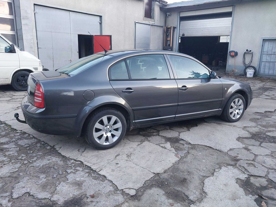 Skoda Superb 1 2.0 8v 2003 rok.
