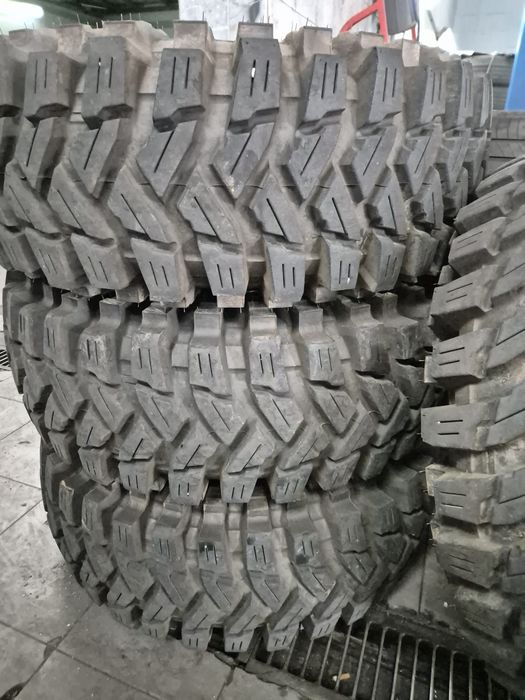 Pneus 35 trepador e jantes