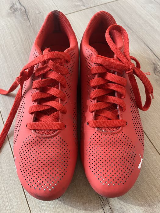 Червоні кросівки PUMA Ferrari