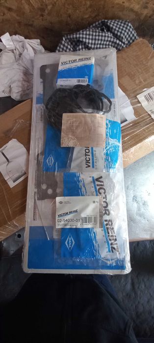 Комплект прокладок  
DAIHATSU 
SUBARU 
TOYOTA 
1.3 бенз VVTi  1NR-FE