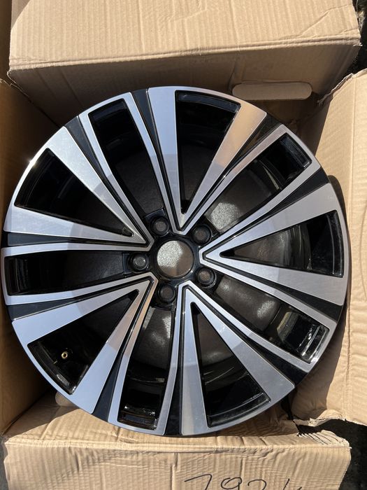 Felga 8,0x18 ET40VW Passat B8 3G0