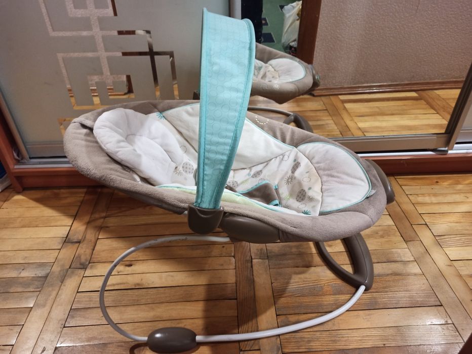 Крісло-качалка Bright Starts Ingenuity the automatic bouncer
