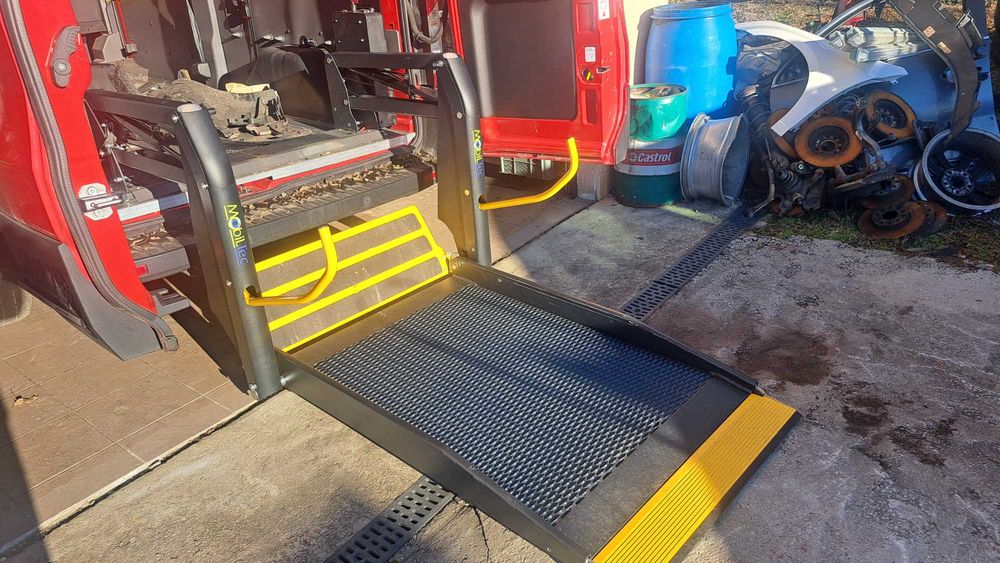 Rampa winda  inwalidzka podest do busa  prawie nowa MobliTec